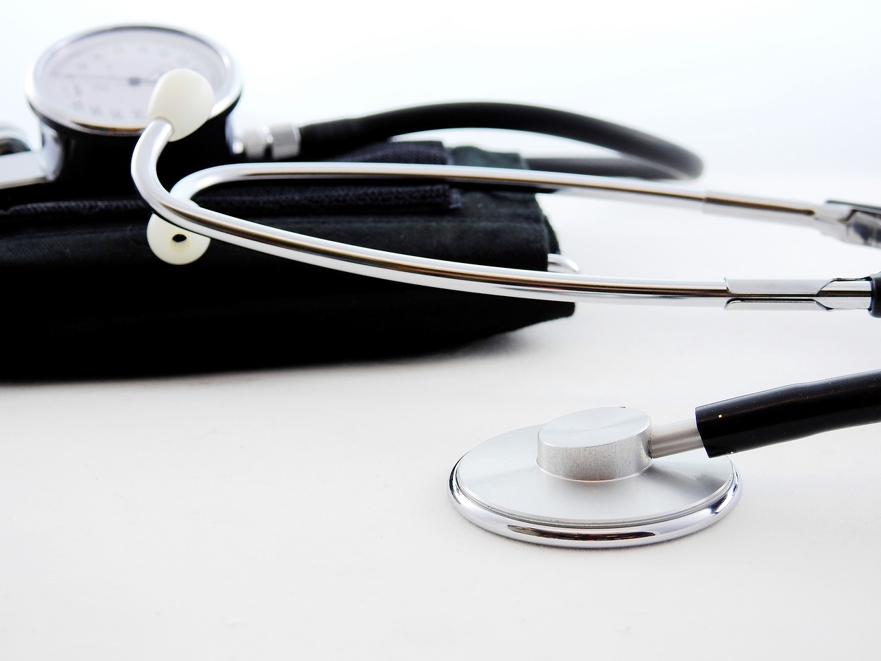 blood-pressure-gfa52e0588_1280